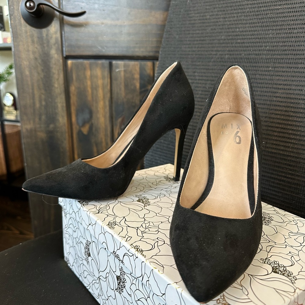 Mix No. 6 Elegant Black Suede Heels